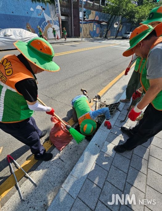 민·관 합동 빗물받이 대대적 정비로 장마철 침수 예방