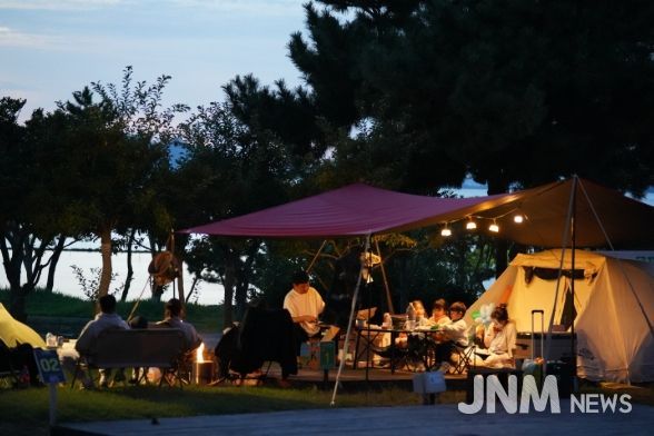“해남 오시아노 무인도서 야생캠핑 즐겨볼까? 2025 전남관광캠핑박람회는 이색 캠핑체험도 가득”