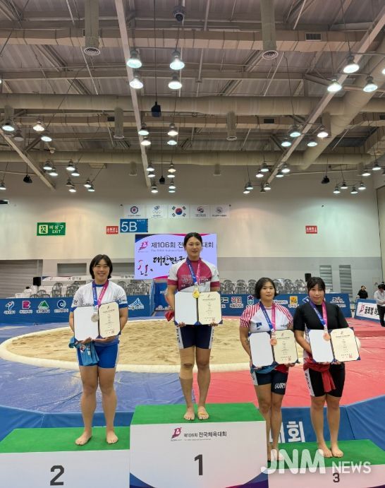 제106회 전국체육대회서 기량 펼쳐 (2) (씨름 박민지 선수 1위).