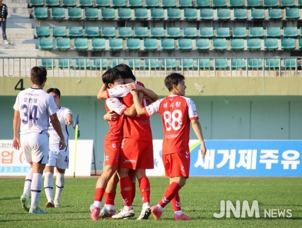 거제시민축구단, 홈에서 대구FC B 에 3-1 승리!
