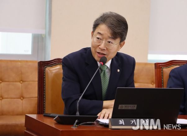 더불어민주당 최기상 국회의원