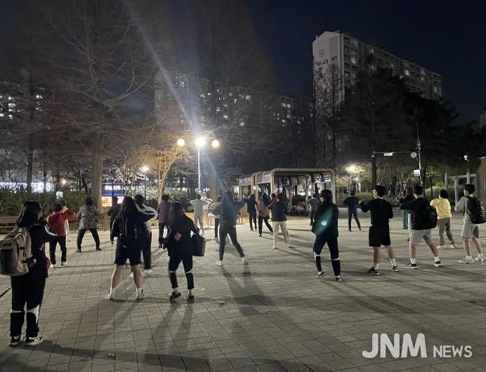 평택시 송탄보건소, 야간건강 체조 교실 운영 성황!