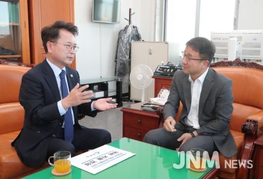 육동한 시장 국회행… 한병도 예결위원장 면담