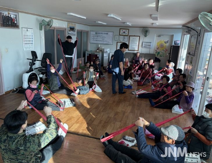 포항시 북구보건소는 12월 5일까지 지역 내 4개 경로당 어르신을 대상으로 ‘찾아가는 낙상 예방 재활 교육’을 실시한다.