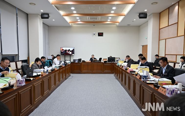 완주군의회 예결특위, 2026년도 예산안 본격 심의