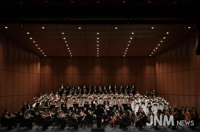 당진문화재단·당진시충남합창단이 함께하는 '2025 송년음악회' 성료