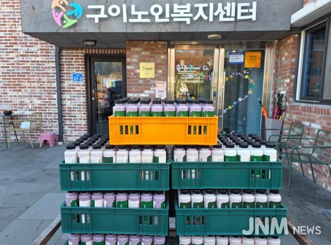 완주 구이노인복지센터 돌봄 어르신 요구르트 나눔