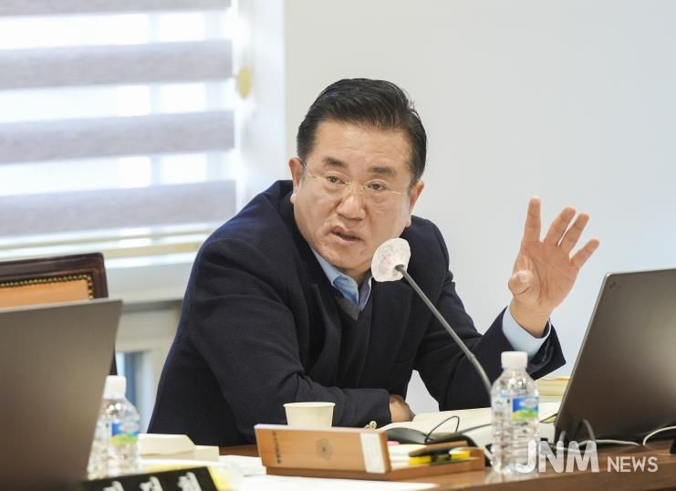 이용준 서대문구의회 의원(국민의힘, 홍제3동, 홍은1·2동)은 신촌 핵심 문화시설인 ‘신촌문화발전소’가 본래 기능을 상실한 문제를 강하게 지적, 신속한 대책 마련을 요구했다.