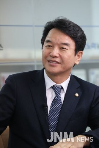 더불어민주당 문진석 국회의원(충남 천안시갑, 재선)