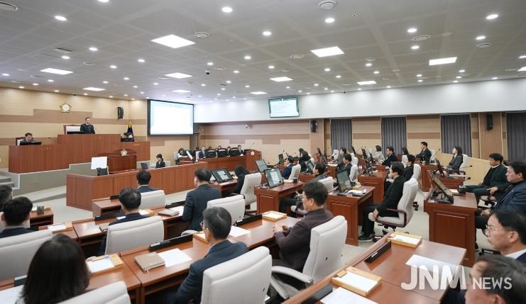 제263회 아산시의회 제2차 정례회 제3차 본회의를 끝으로 2025년 회기를 모두 마무리했다.