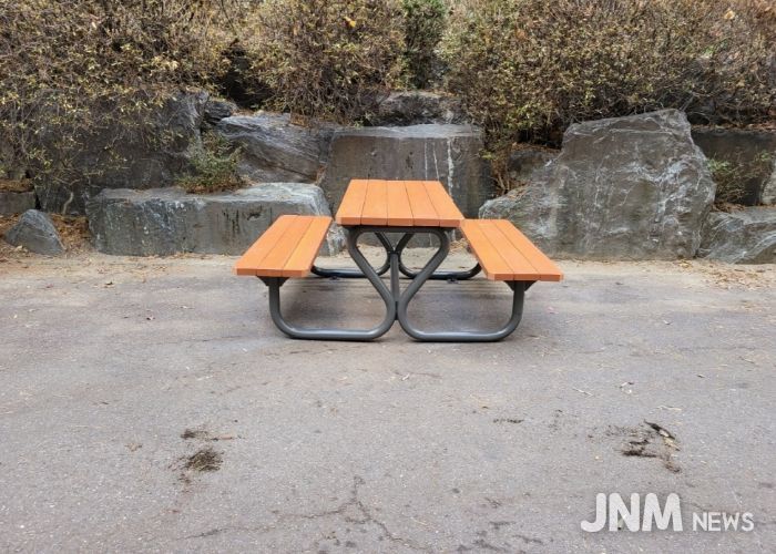 고양시 일산서구, 탄현1동 벤치 교체·피크닉 테이블 설치 완료