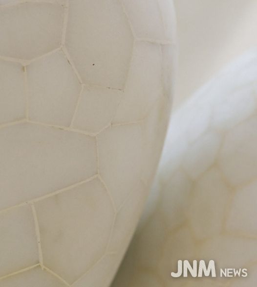 '루시', 2007, 한백옥, 239.5×246×291.4cm, HDC 리조트 소장 ©이동웅