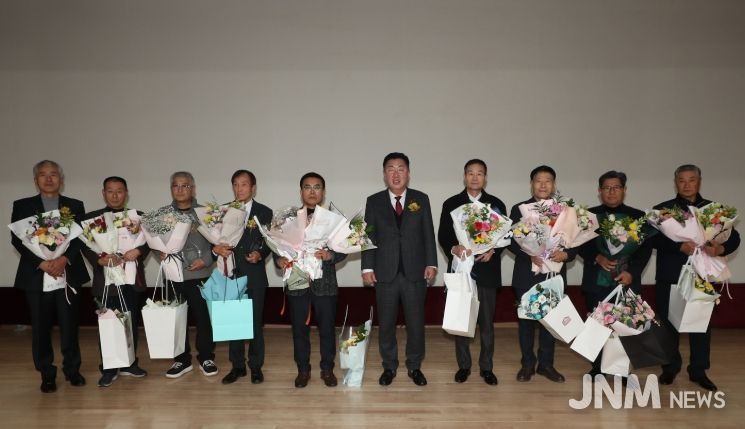 청주시, 환경공무직 정년퇴임식