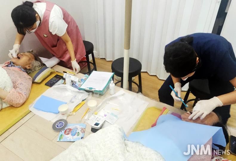 방문 구강진료 모습