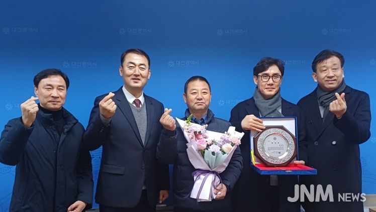 2025년 최고의 친절왕 버스킹(BUS-KING)은?