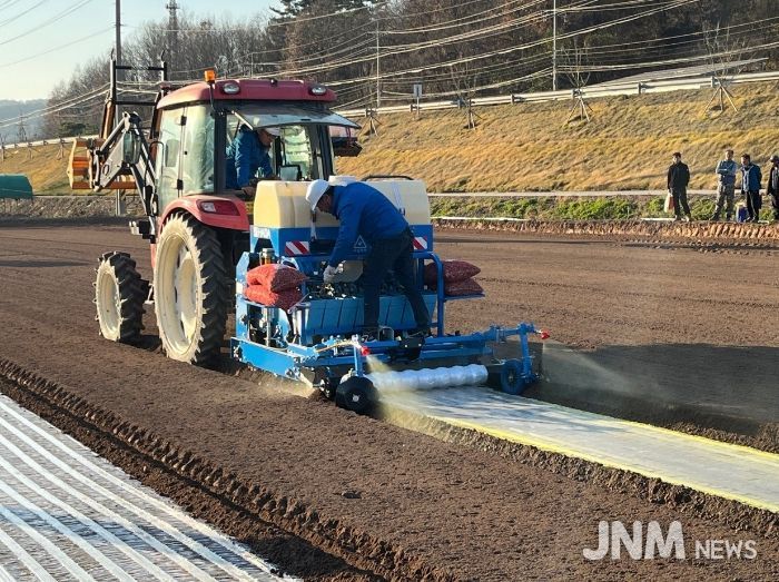 ‘마늘 기계화 표준재배모델 매뉴얼’ 발간