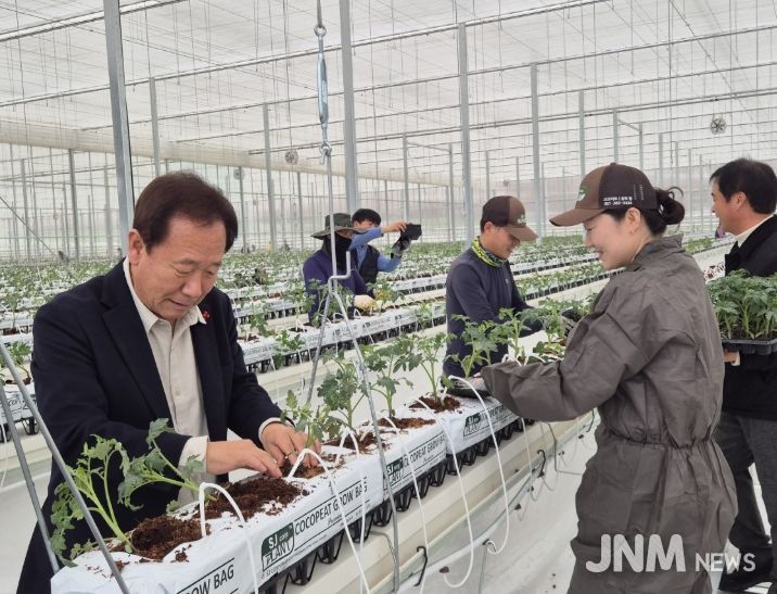 봉화군, 임대형 스마트팜단지 본격영농