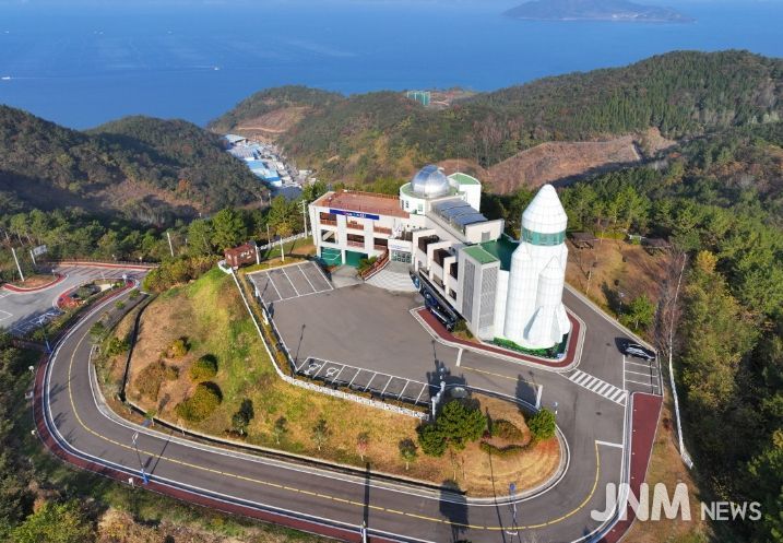 우주철도 999…고흥, 관광객 1천만 시대 궤도 올린다 (1) - 고흥우주천문과학관