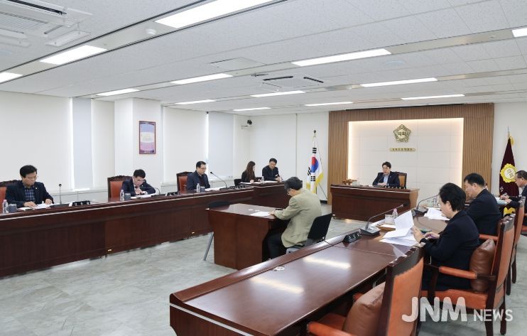금천구의회는 27일 의회운영위원회를 열고, 제259회 임시회 일정을 확정하고 있다.