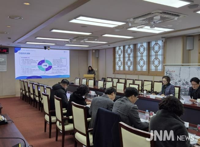 지난 28일, 신안군 통합지원협의체 회의를 개최했다.