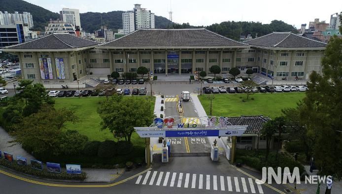 여수시는 산업현장 근로자의 안전의식 제고와 산업재해 예방을 위해 「2026년 통합안전교육 프로그램」 교육생을 모집한다.