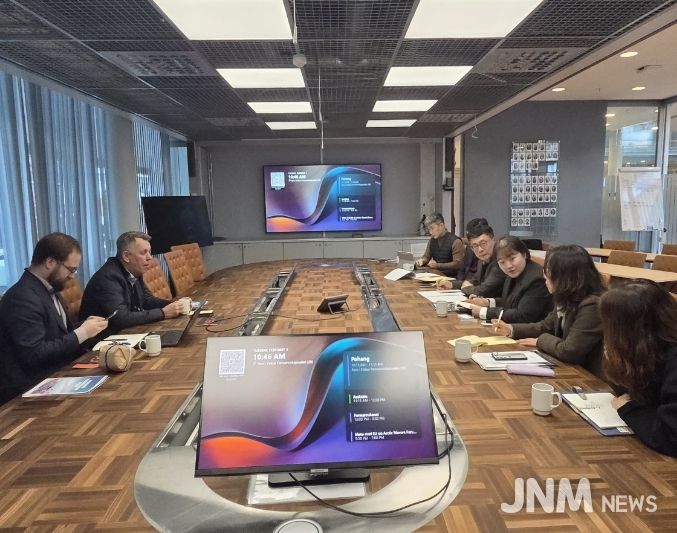 포항시는 지난 3일(현지시각) 군나르 빌헬름센 트롬쇠 시장과 면담을 하고 있다.