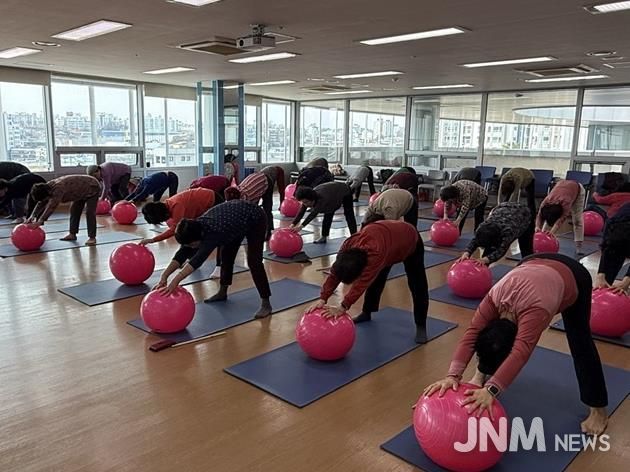 파주보건소, ‘건강 스위치 온 운동교실·문산노을길 비만관리 건강교실’ 운영