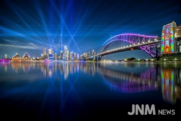Vivid Sydney Hero Editorial 2 CREDIT Destination NSW